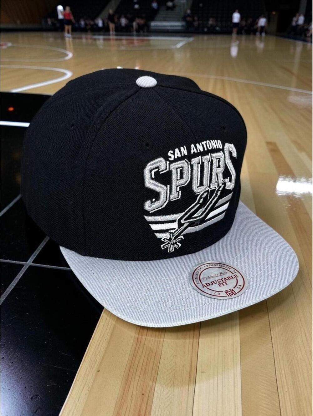 San Antonio Spurs Metallic Silver Logo Black & Gray Adjustable Fit M&N Snapback